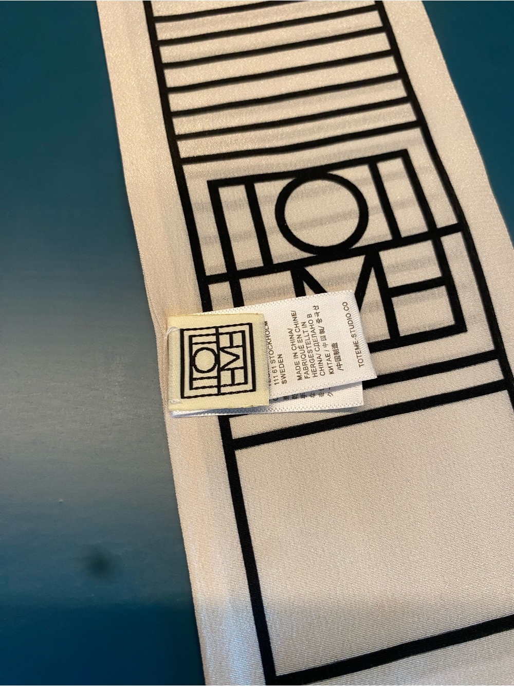 Toteme Cream and Black Graphic Ribbon Scarf - Picture 4 of 6